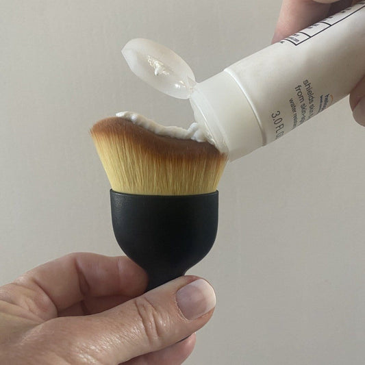 SunScreen  Brush Applicator with case